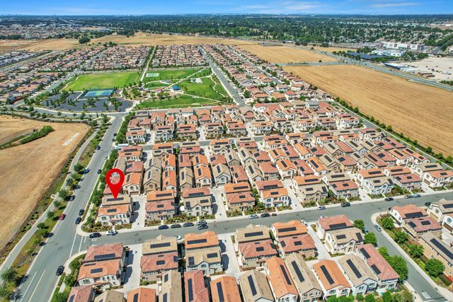 8985 Upbeat Way, Elk Grove, CA 95757