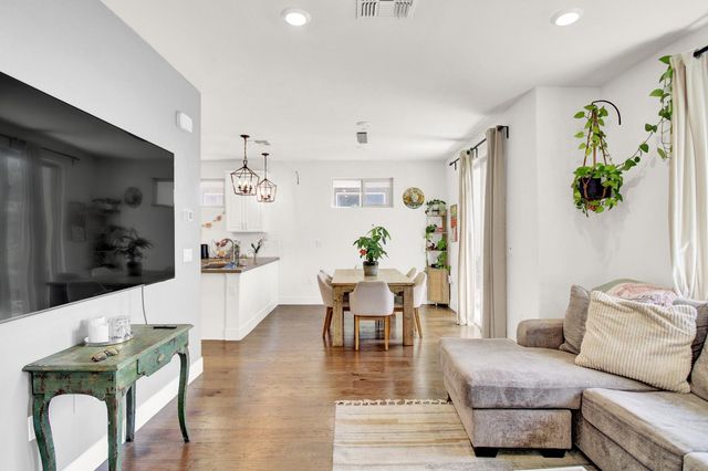 8985 Upbeat Way, Elk Grove, CA 95757