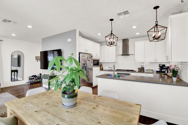 8985 Upbeat Way, Elk Grove, CA 95757