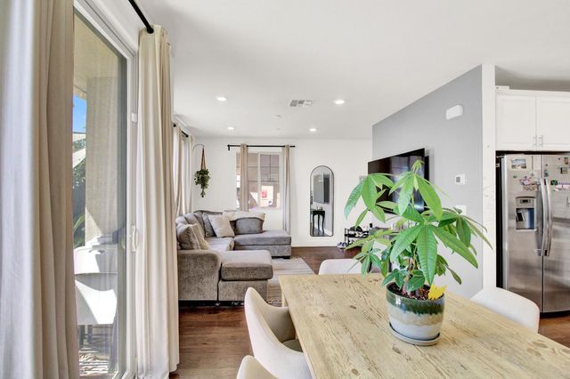 8985 Upbeat Way, Elk Grove, CA 95757