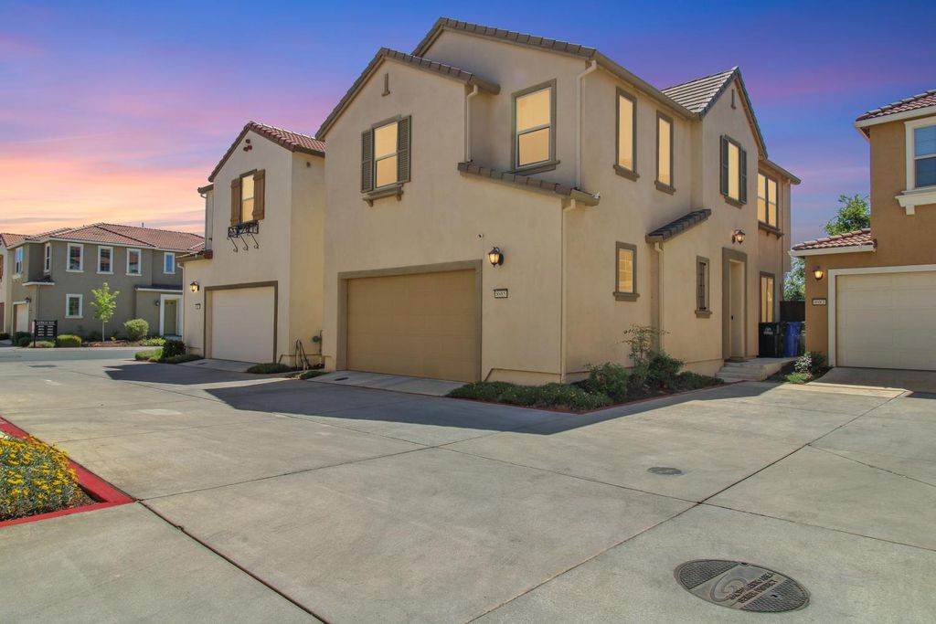 8985 Upbeat Way, Elk Grove, CA 95757