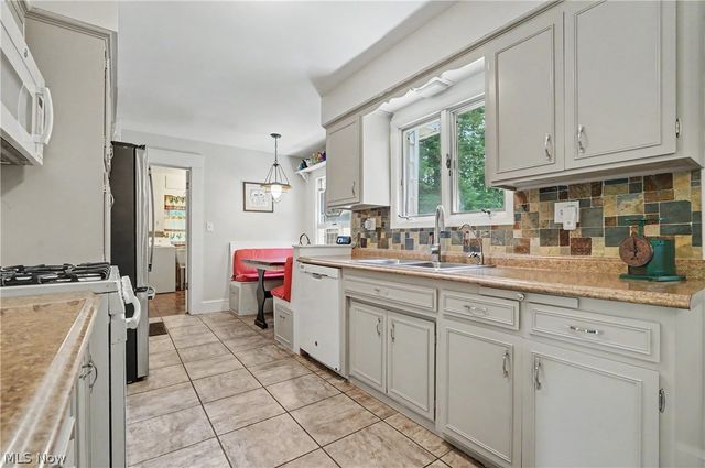 38600 Berkshire Hills Drive, Willoughby Hills, OH 44094