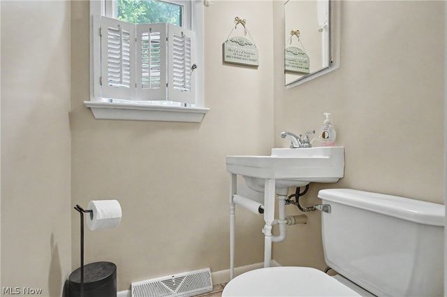 38600 Berkshire Hills Drive, Willoughby Hills, OH 44094