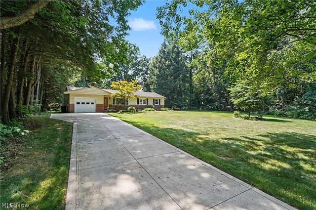 38600 Berkshire Hills Drive, Willoughby Hills, OH 44094