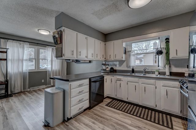 3323 CHAPEL LN, Rapid City, SD 57702