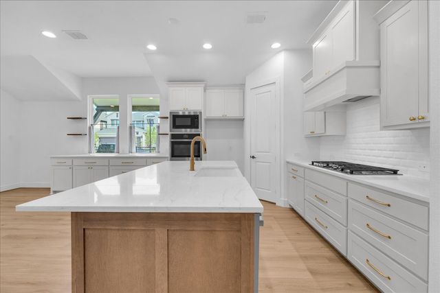 2100 Pleasant Run Lane, Fort Worth, TX 76008