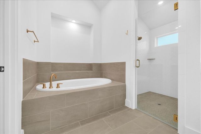 2100 Pleasant Run Lane, Fort Worth, TX 76008