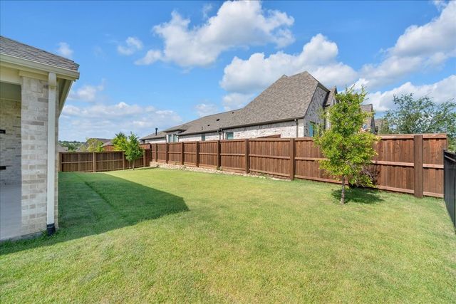 2100 Pleasant Run Lane, Fort Worth, TX 76008