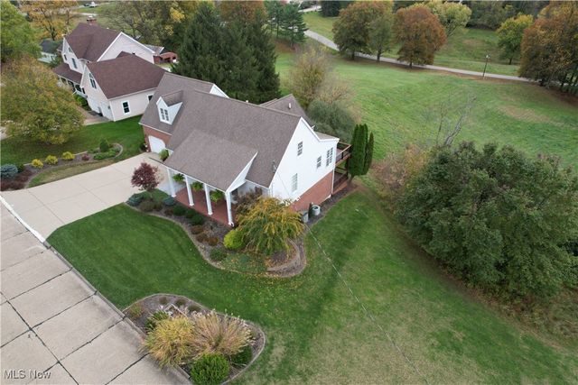 8 Merrywood Lane, Vienna, WV 26105