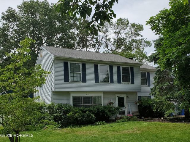 99 Westwood Drive, Toms River, NJ 08753