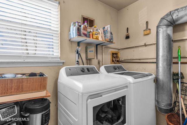 99 Westwood Drive, Toms River, NJ 08753