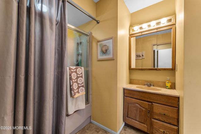 99 Westwood Drive, Toms River, NJ 08753