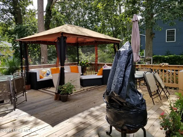 99 Westwood Drive, Toms River, NJ 08753