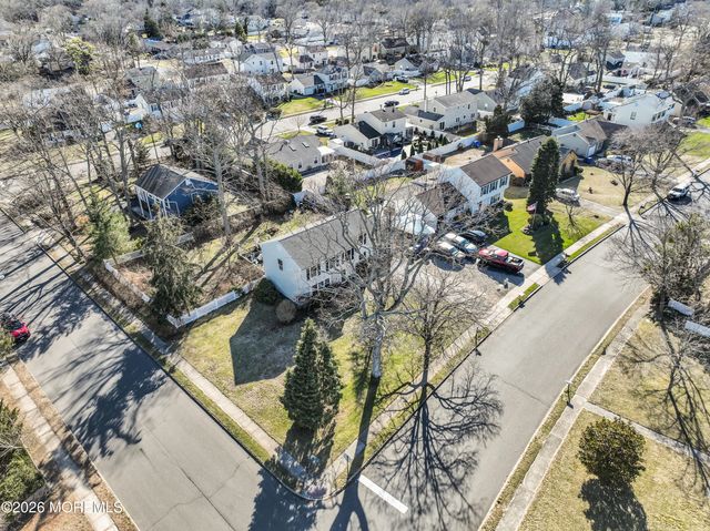 99 Westwood Drive, Toms River, NJ 08753