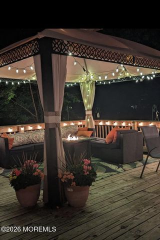 99 Westwood Drive, Toms River, NJ 08753