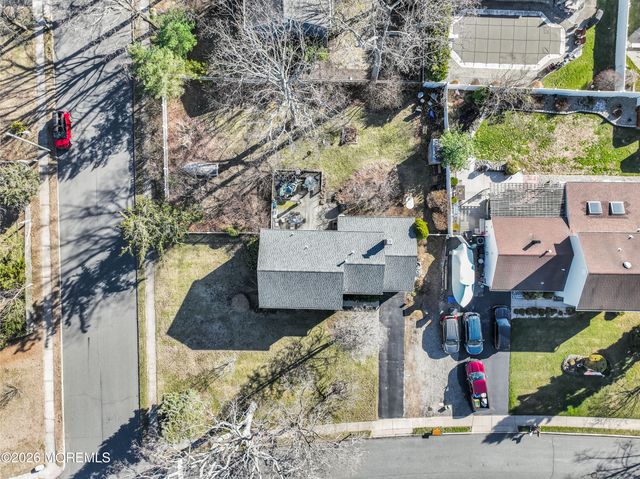 99 Westwood Drive, Toms River, NJ 08753