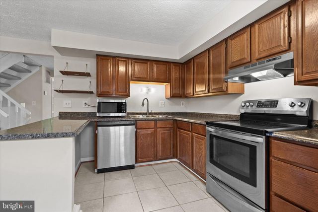 7914 TYSON OAKS CIR, Vienna, VA 22182