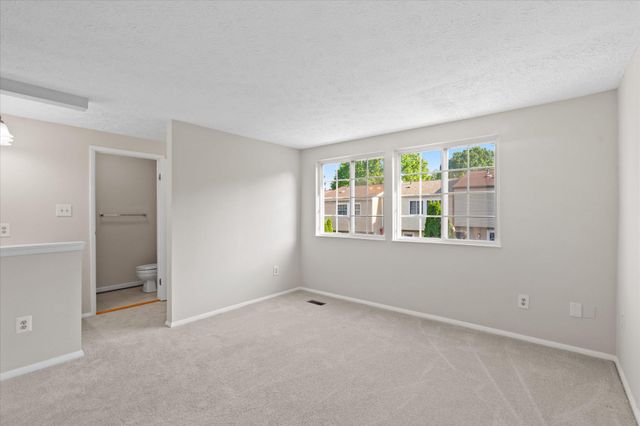 7914 TYSON OAKS CIR, Vienna, VA 22182