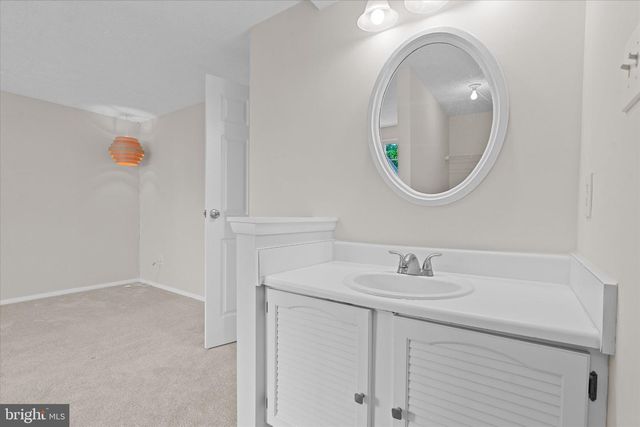 7914 TYSON OAKS CIR, Vienna, VA 22182