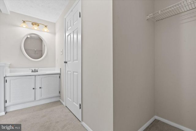 7914 TYSON OAKS CIR, Vienna, VA 22182
