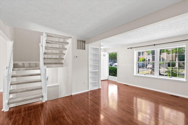 7914 TYSON OAKS CIR, Vienna, VA 22182