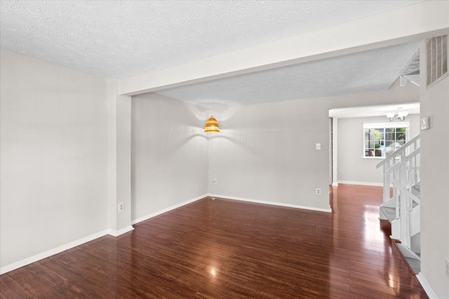 7914 TYSON OAKS CIR, Vienna, VA 22182
