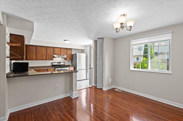 7914 TYSON OAKS CIR, Vienna, VA 22182