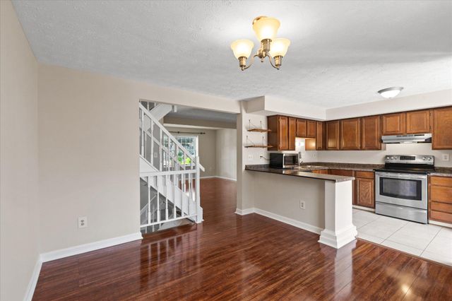 7914 TYSON OAKS CIR, Vienna, VA 22182