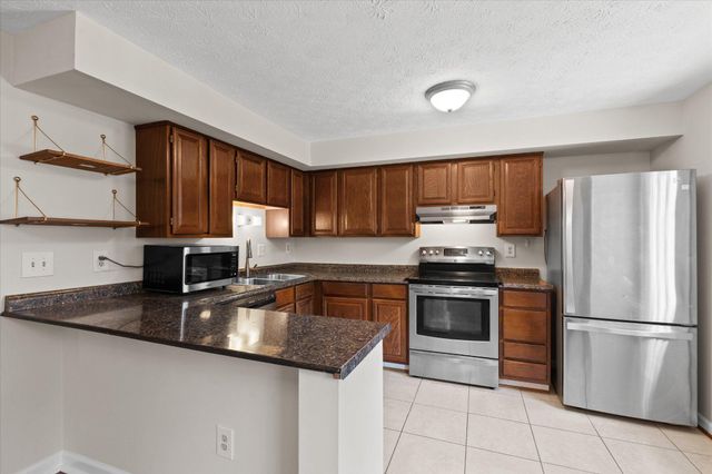 7914 TYSON OAKS CIR, Vienna, VA 22182