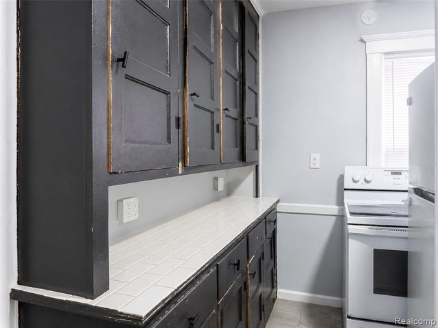 4357 W Philadelphia Street, Detroit, MI 48204