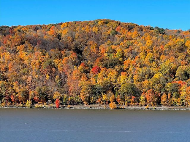 44 Hurlihe 44, Poughkeepsie, NY 12601