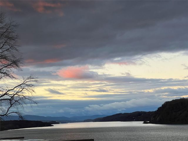 44 Hurlihe 44, Poughkeepsie, NY 12601