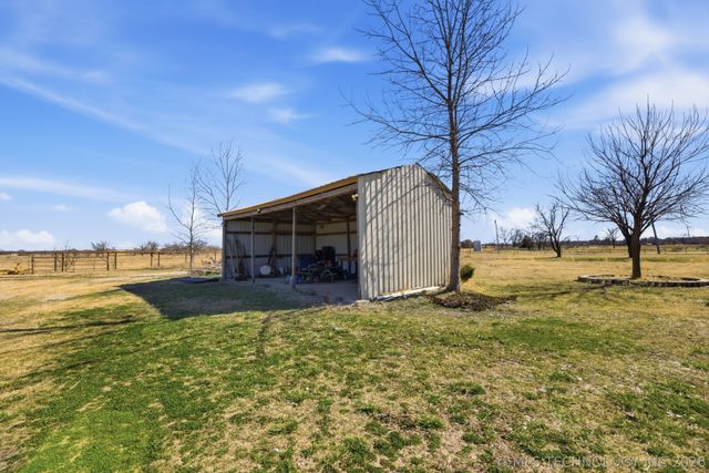3025 Grimes Road, Beggs, OK 74421