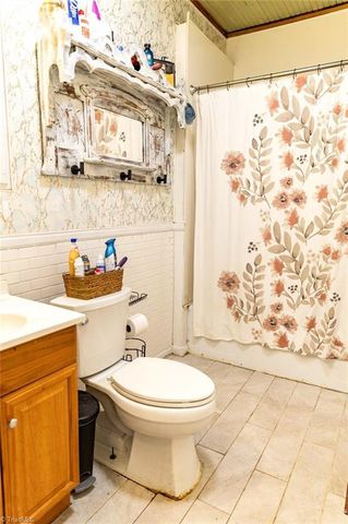 533 Fayetteville Street, Liberty, NC 27298