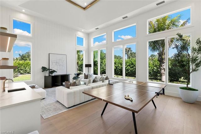 2309 Anthony CT, Naples, FL 34109