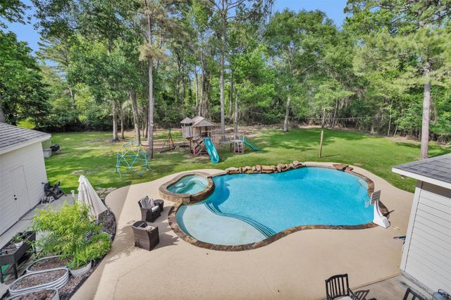 12226 E Border Oak Drive, Magnolia, TX 77354