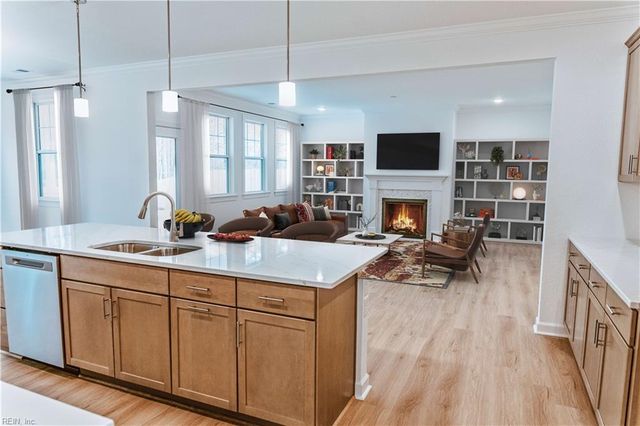 720 Crestfield DR, Chesapeake, VA 23320