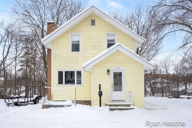 213 E Lytle Street, Ionia City, MI 48846