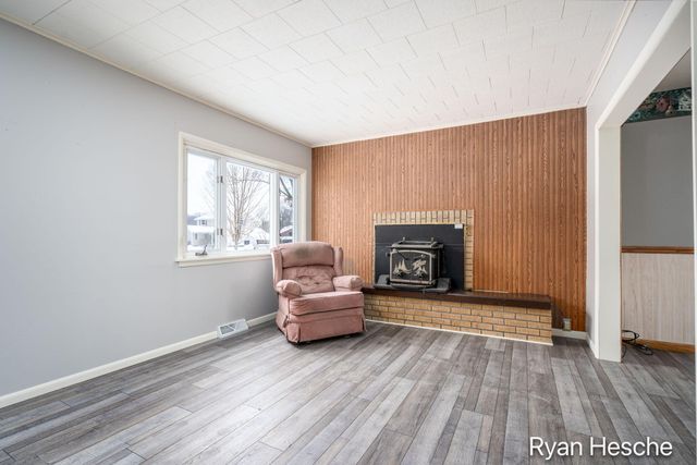 213 E Lytle Street, Ionia City, MI 48846