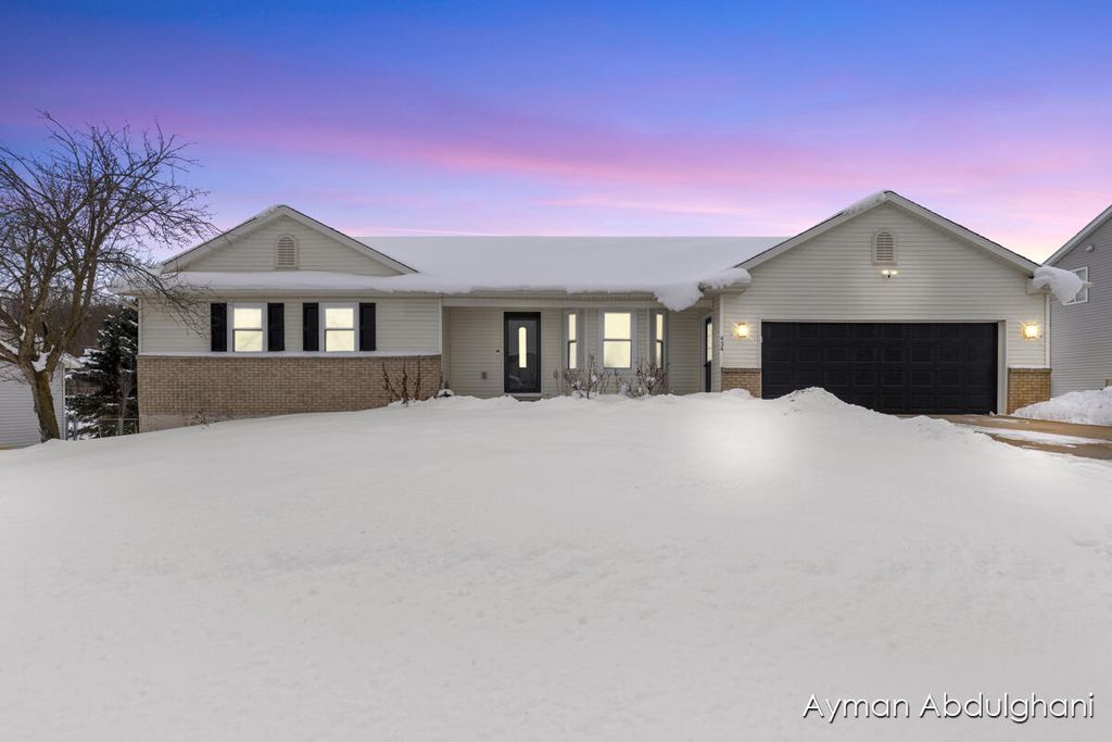 434 Greenview Drive, Leighton Twp, MI 49316