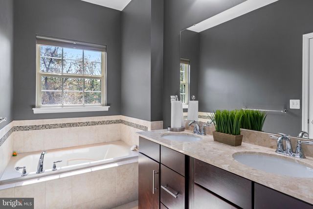 7239 WINDING HILLS DR, Hanover, MD 21076