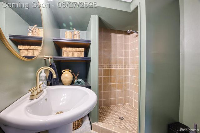 20304 California Street, Saint Clair Shores, MI 48080