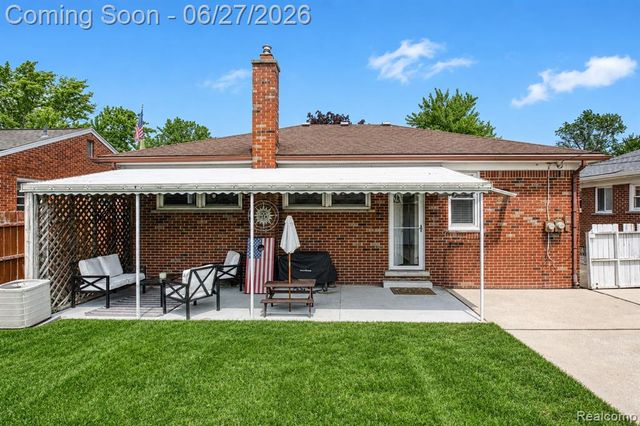 20304 California Street, Saint Clair Shores, MI 48080