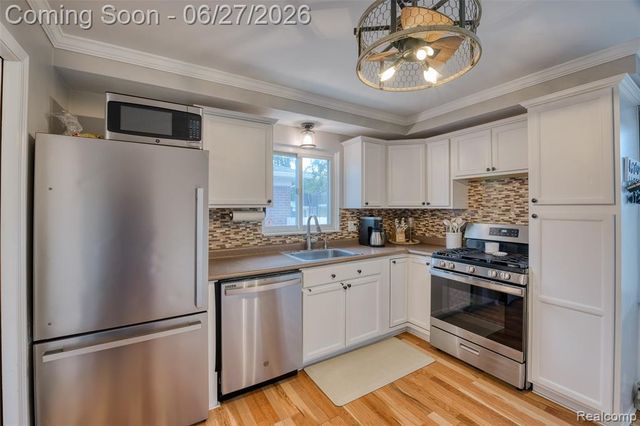 20304 California Street, Saint Clair Shores, MI 48080