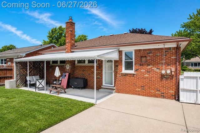 20304 California Street, Saint Clair Shores, MI 48080