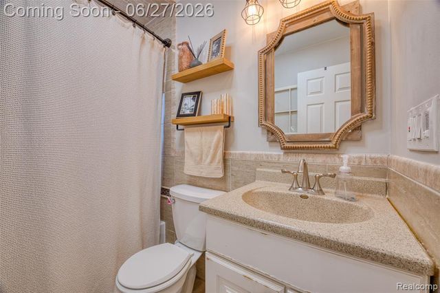 20304 California Street, Saint Clair Shores, MI 48080
