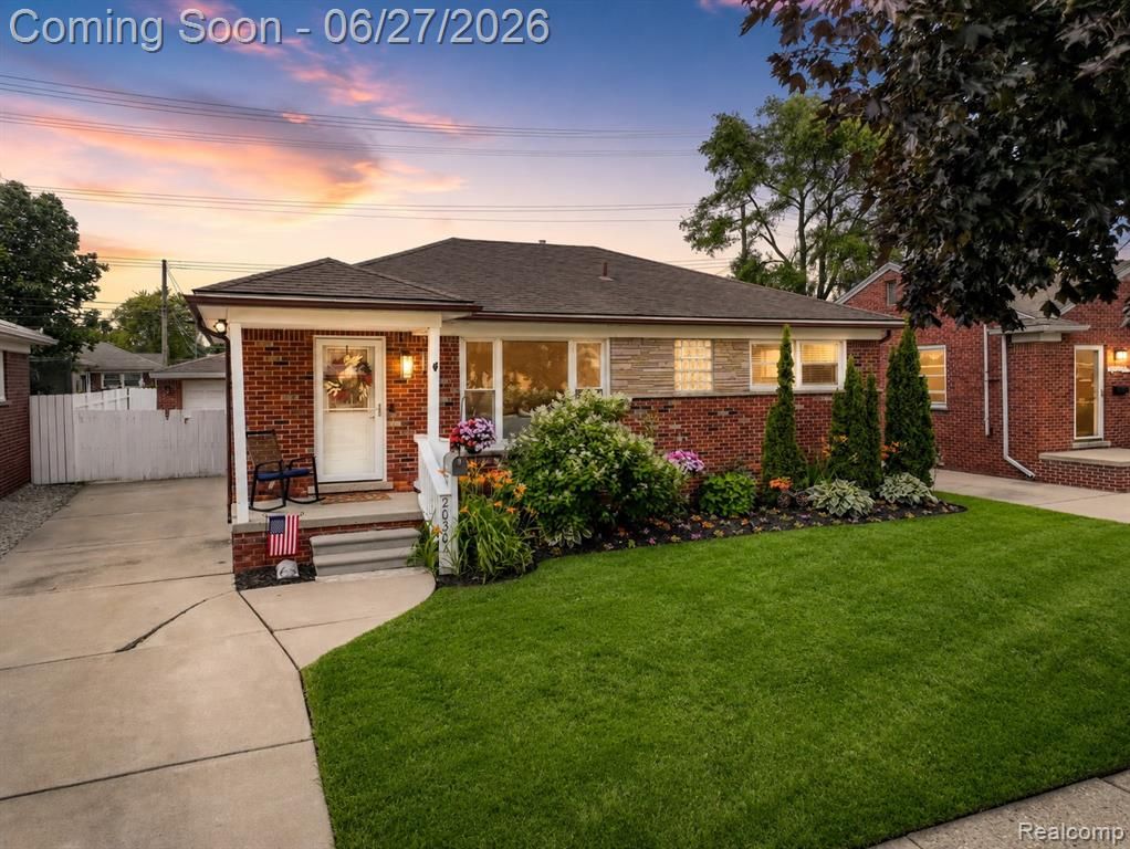 20304 California Street, Saint Clair Shores, MI 48080
