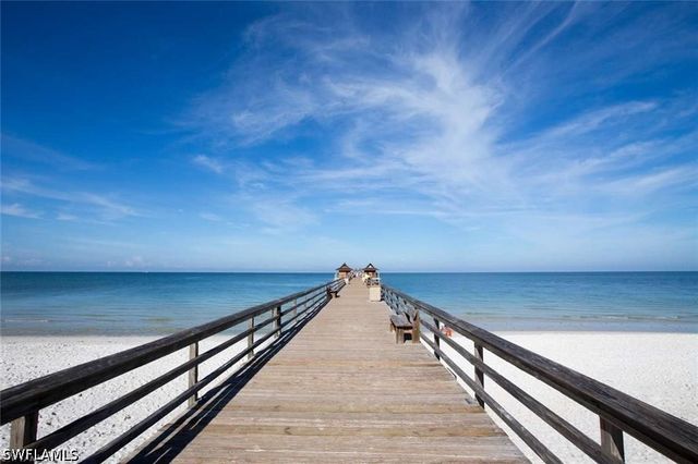 290 4th ST S 202, Naples, FL 34102