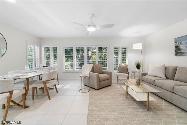 290 4th ST S 202, Naples, FL 34102