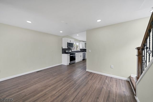 171 Myrtle St, Franklin Twp., NJ 08873